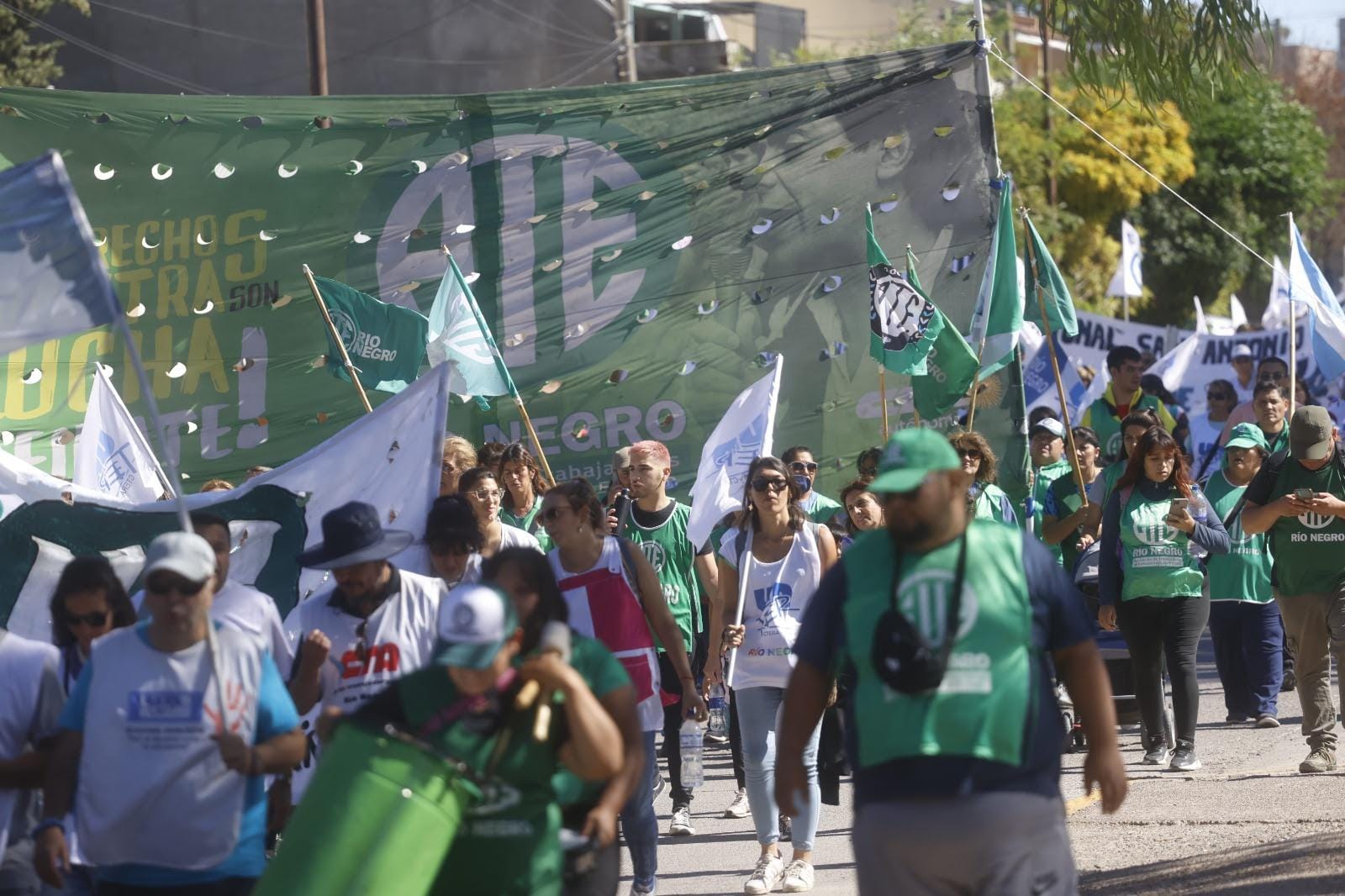 Paro de ATE Río Negro en rechazo a la ley bases y el decreto 70/23