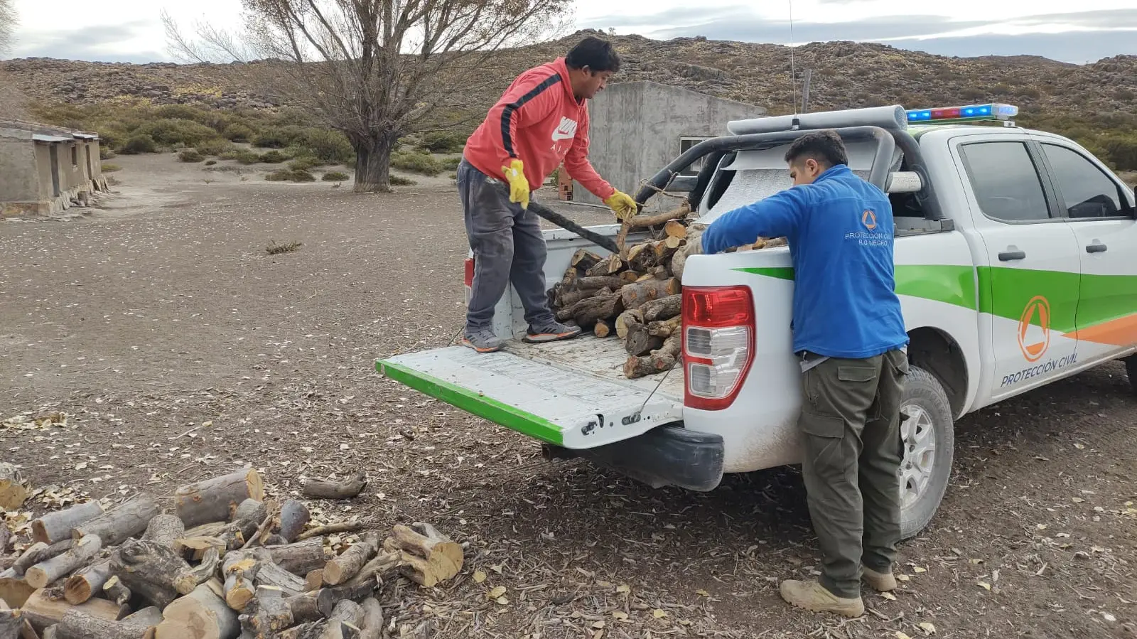 Plan Calor: Protección Civil RN colabora con la distribución de leña