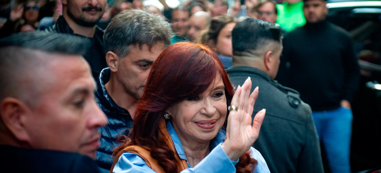 (((video))) CFK: Lo peor que nos puede pasar es agachar la cabeza ante lo que está pasando