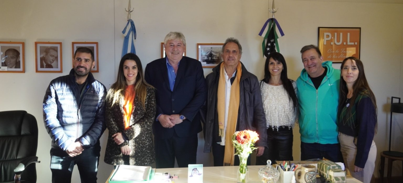 Positiva reunión de Scioli con miembros del Ejecutivo Municipal de Bariloche