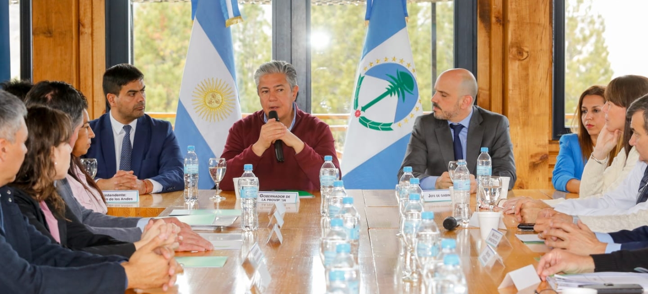 El gobernador de Neuquén encabezó la 1era mesa regional en el Sur