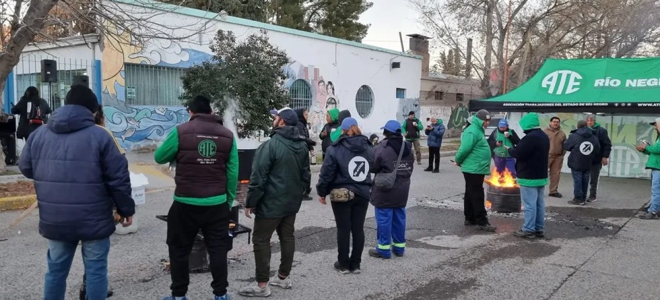 Gral. Roca: cuarta jornada de protestas en Aguas Rionegrinas