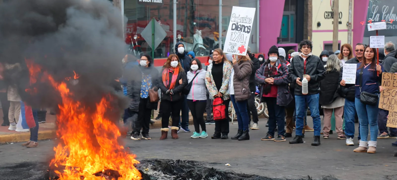 Misiones: siguen los reclamos salariales y amenazan con echar a policías que protestan