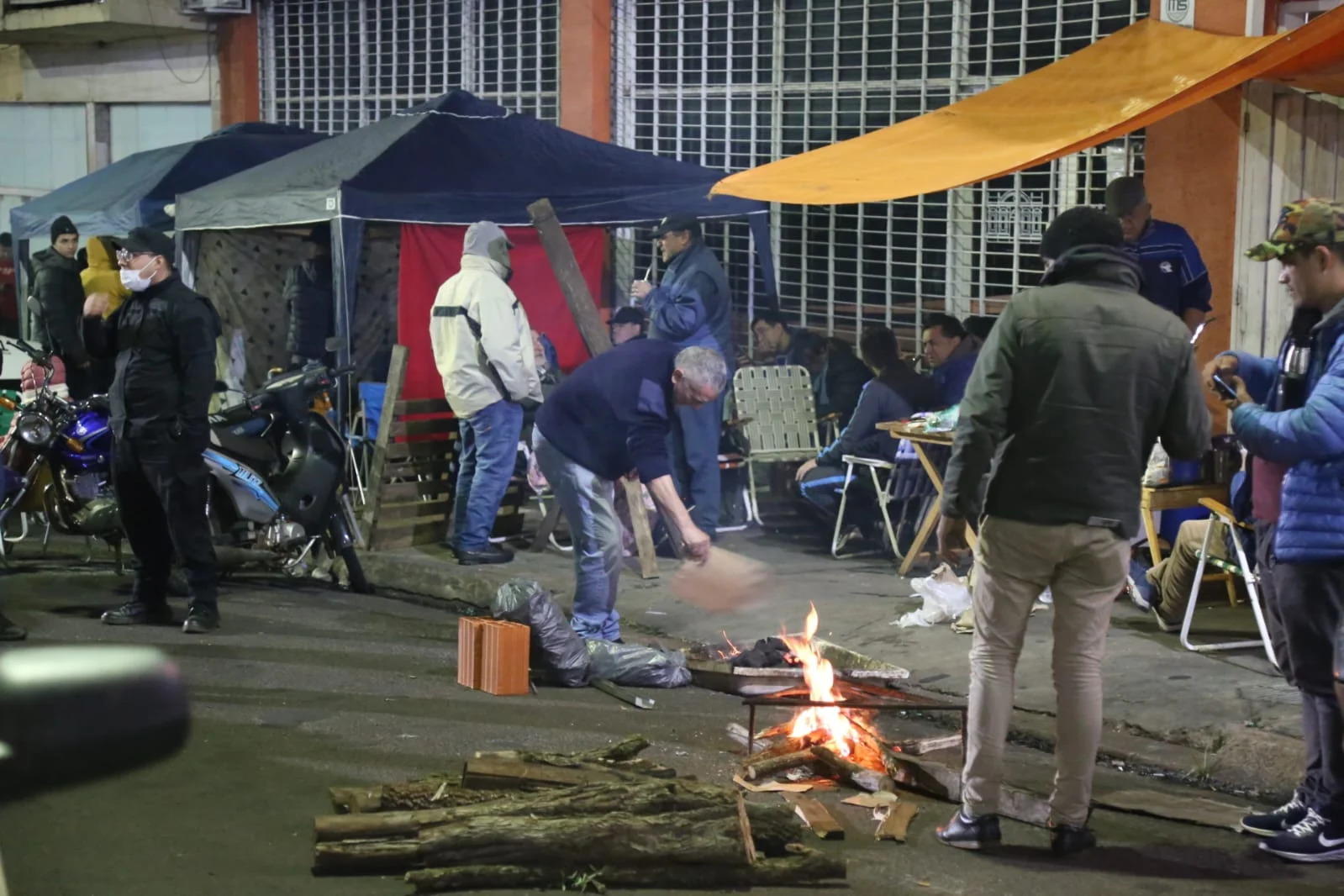 Misiones: Docentes profundizan el reclamo salarial con cortes de ruta y movilizaciones