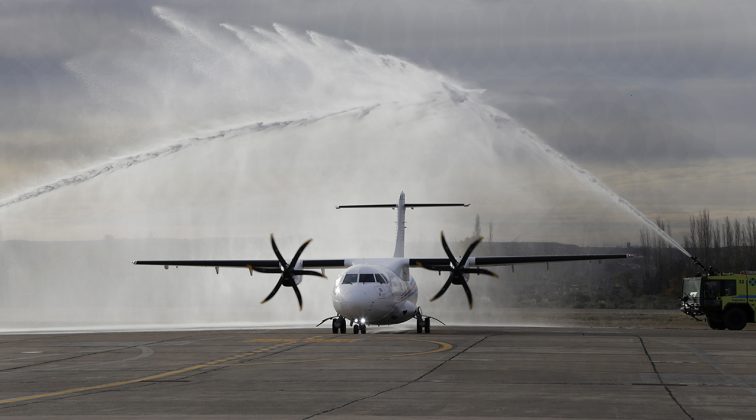 Neuquén: Llegó un nuevo avión para potenciar la ruta del petróleo