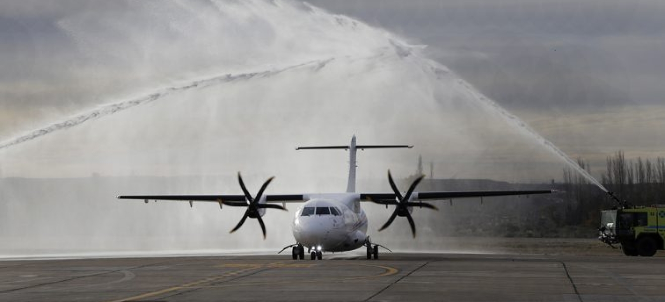 Neuquén: Llegó un nuevo avión para potenciar la ruta del petróleo