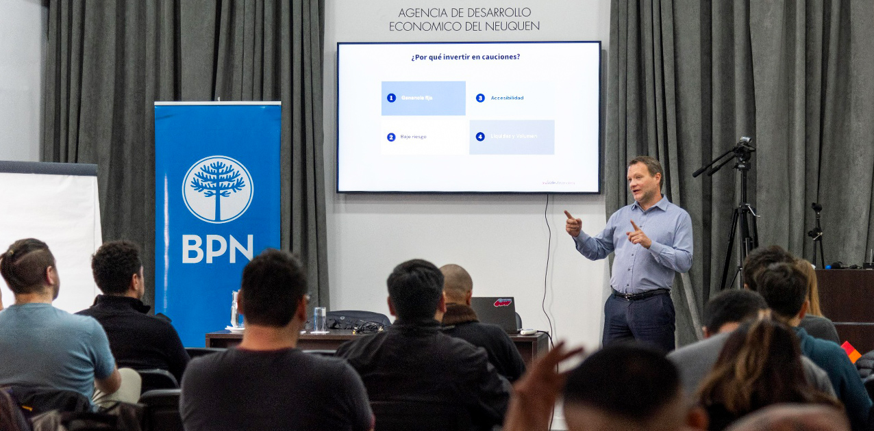 Capacitan en inclusión financiera a emprendedores y pymes en Neuquén