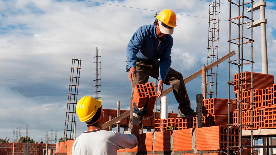 En los primeros cuatro meses del año se perdieron 120.000 puestos de trabajo registrados