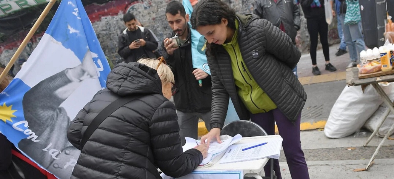 Ya se juntaron más de un millón de firmas contra la privatización del Correo, Aerolíneas y los medios públicos