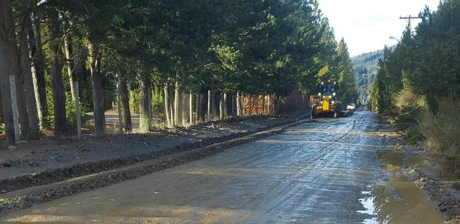 Bariloche: Fuerte trabajo del Municipio en las calles con las nuevas máquinas