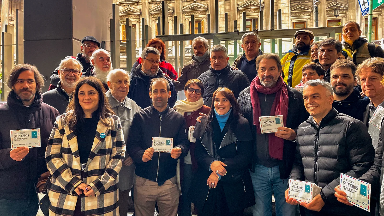 Ley Bases: gremios de empresas públicas pidiendo que no sean privatizadas a los diputados