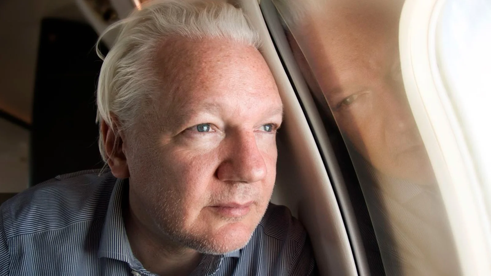 Assange llegó a un territorio estadounidense en el Pacífico, se declaró culpable y quedó en libertad