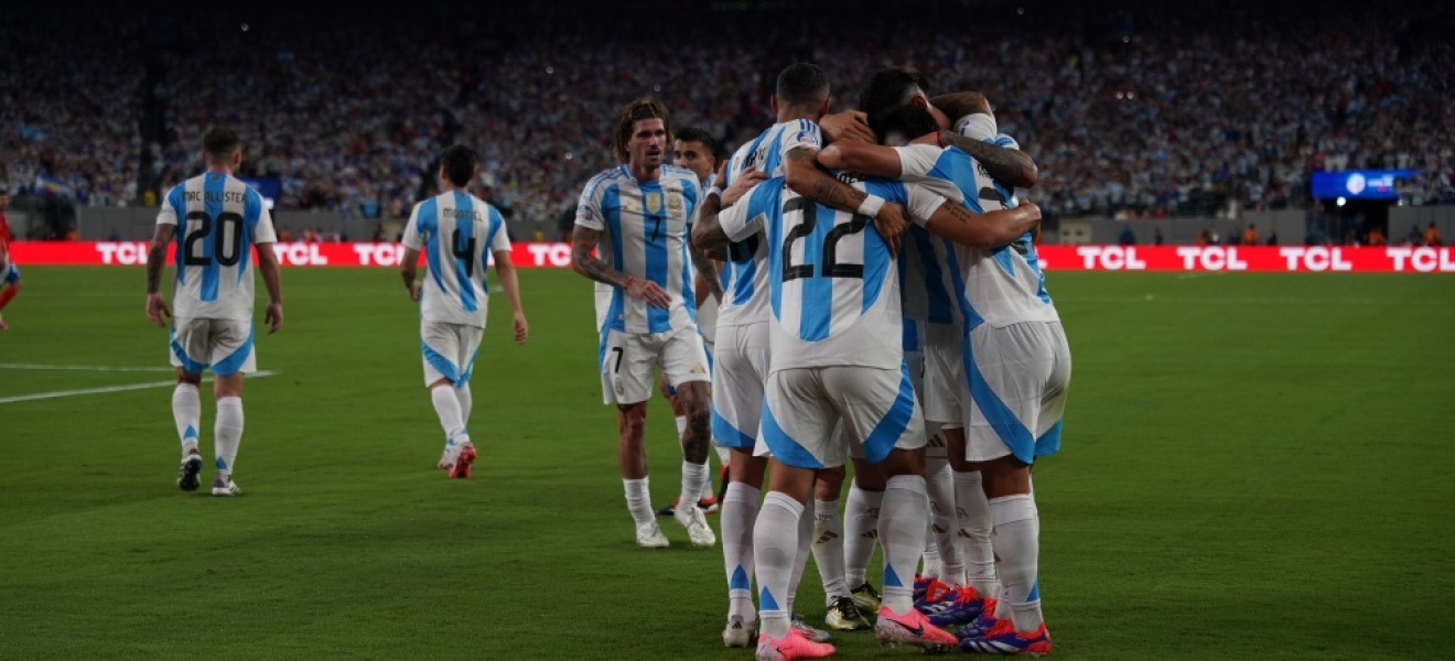 La selección Argentina venció 1-0 a Chile y clasificó en la Copa América