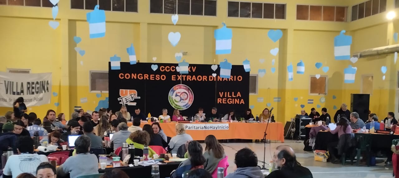 (((video))) Congreso docente definió 48 hs de paro los días 2 y 3 de julio en Río Negro