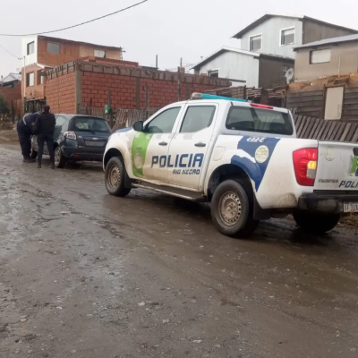 Bariloche: Policía recupera un auto robado en Viedma y detiene a una mujer