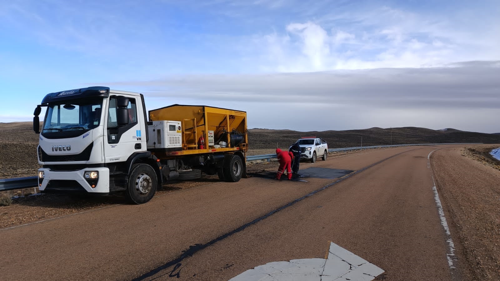 Vialidad Nacional realiza tareas de bacheo en la ruta nacional 23