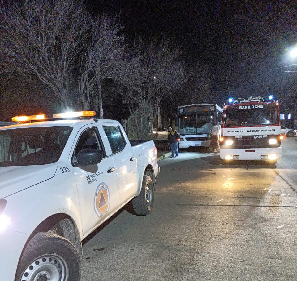 Bariloche: principio de incendio de un colectivo del servicio urbano