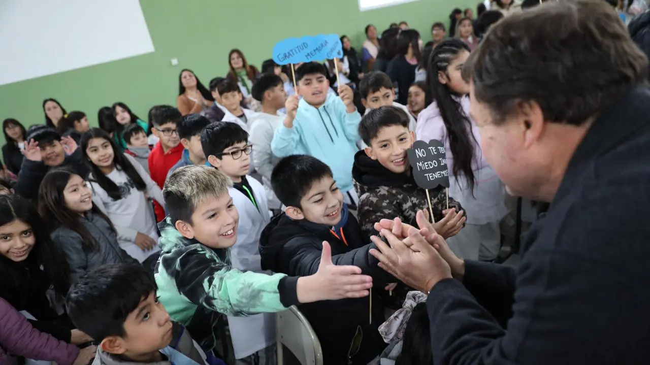 (((video))) El gobernador convocó a discutir una nueva ley de educación en Río Negro