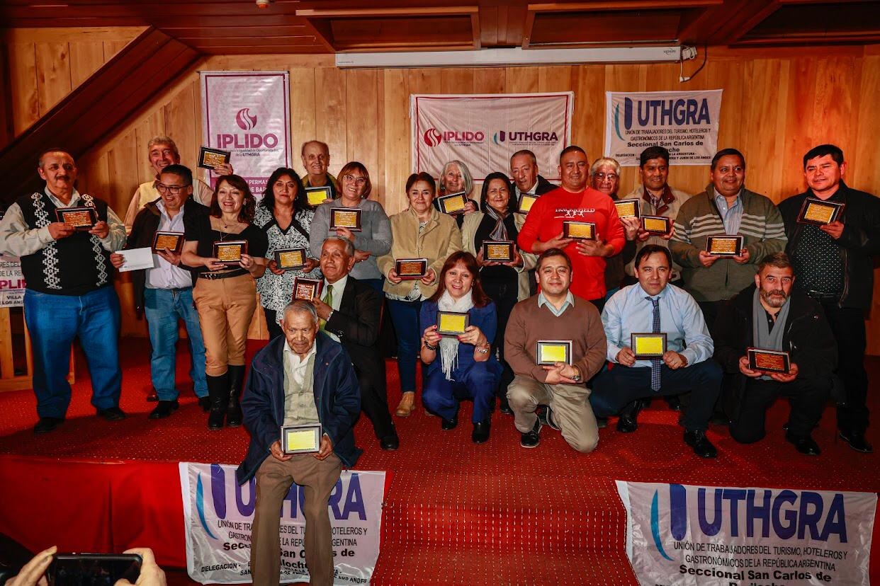 Uthgra Bariloche homenajeó a trabajadores con más de 30 años de trayectoria