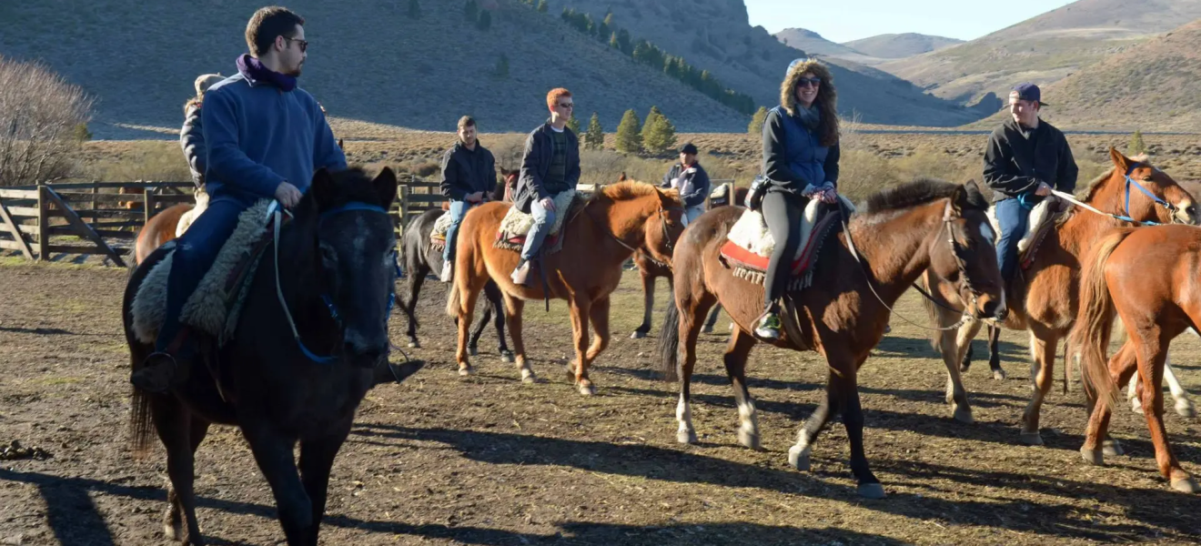 ¿Te animás a recorrer la Estepa Rionegrina a caballo?