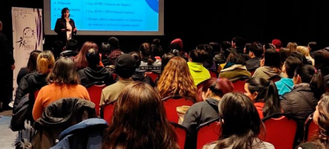 Jornadas en escuelas de El Bolsón para prevenir la violencia familiar y de género