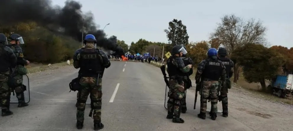 Repudian imputación a dirigentes sociales por reclamar alimentos en Río Negro