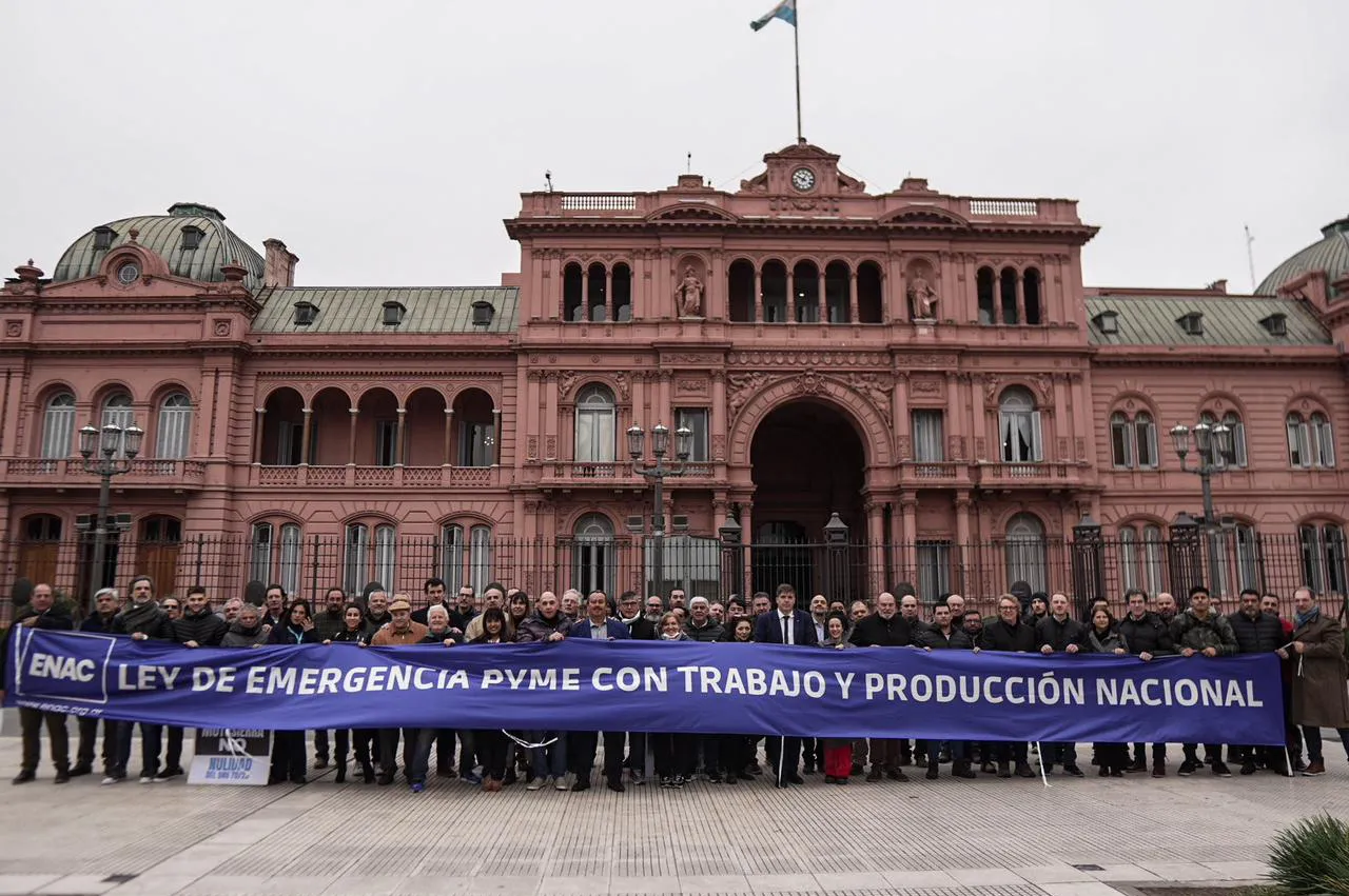 (((video))) ENAC solicitó la ley de emergencia pyme frente a la Casa Rosada