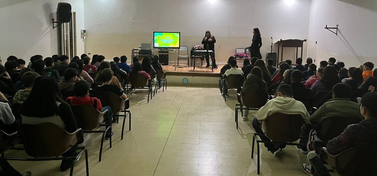 Talleres preventivos escolares de la Comisaría de la Familia Viedma