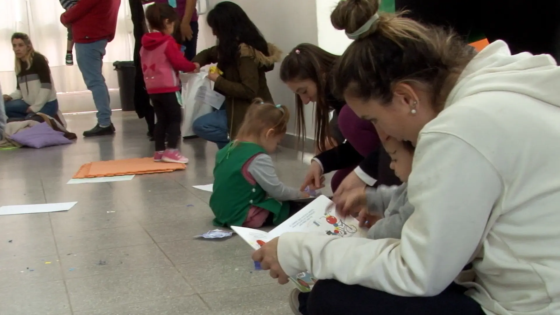 (((video))) Niñas y niños de Educación Inicial reciben material literario