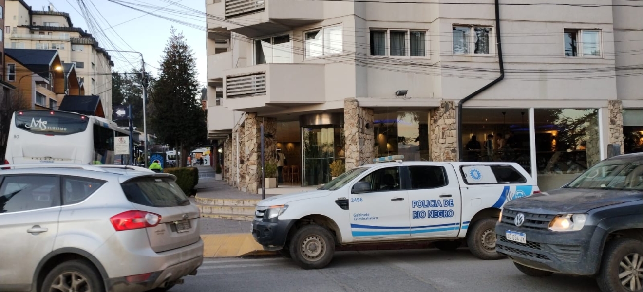 Investigación sobre la caída de un estudiante en un hotel de Bariloche