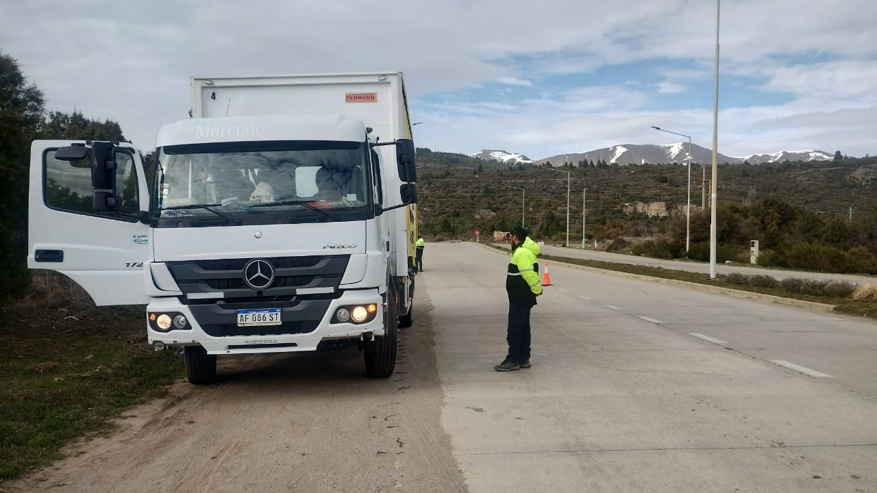 Bariloche: Infracciones y retención de vehículo en control de ruta