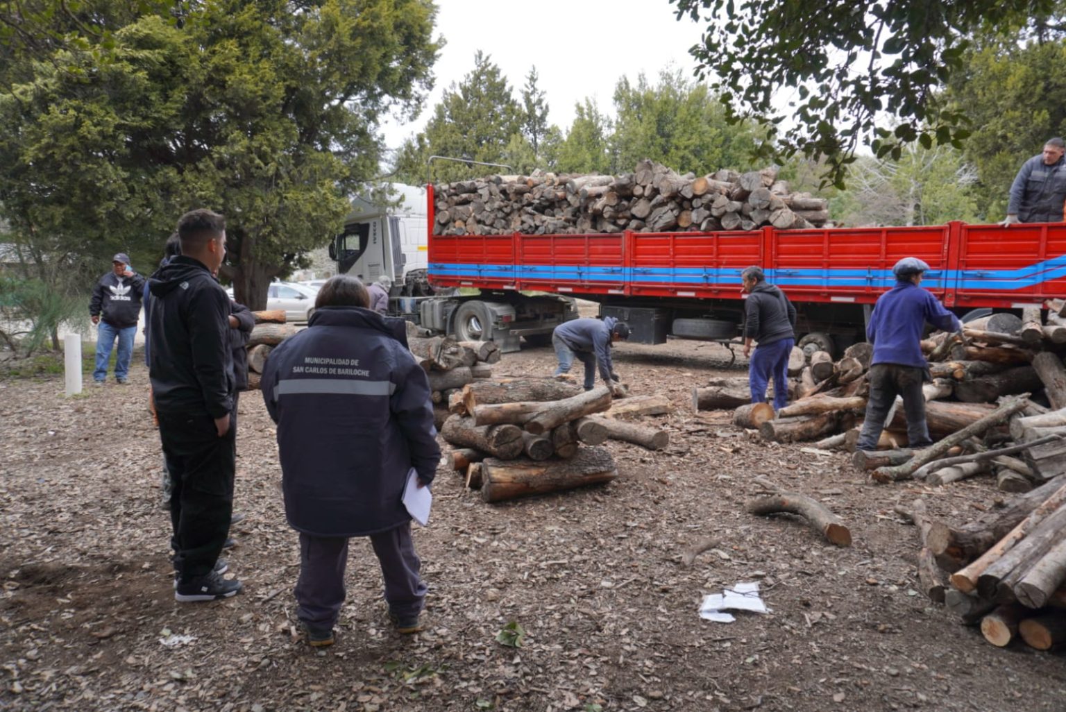 El gobierno municipal finalizó el Plan Calor Leña en Bariloche