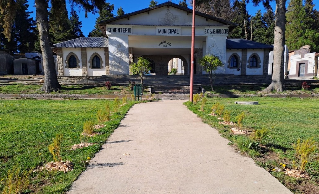 Mejoran la entrada al Cementerio Municipal de Bariloche