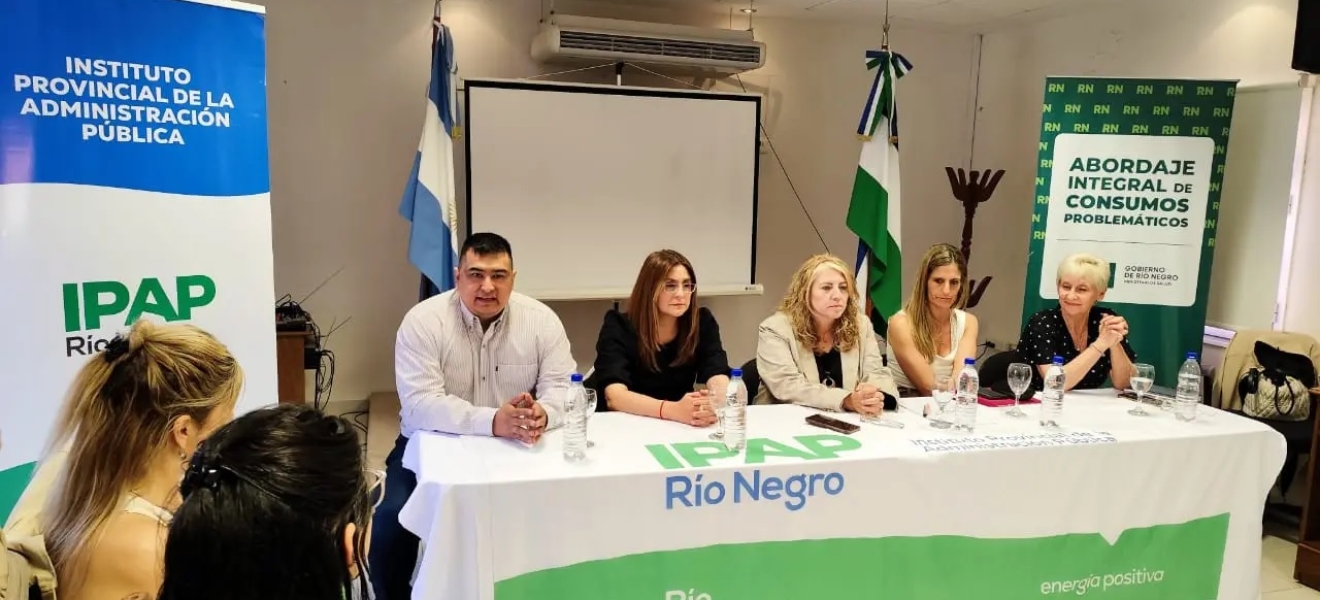 Presentan guía de actuación de consumos problemáticos para estatales en Rio Negro