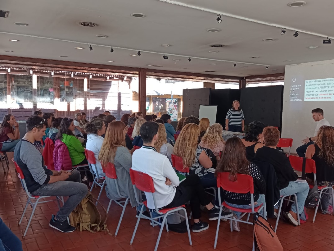 Con gran asistencia y participación se realizó el curso para ceramistas en Bariloche