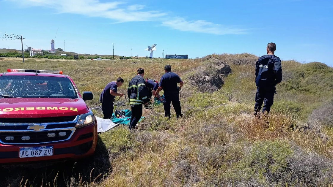 En un importante operativo, Policía de Rio Negro rescató a un parapentista en El Cóndor