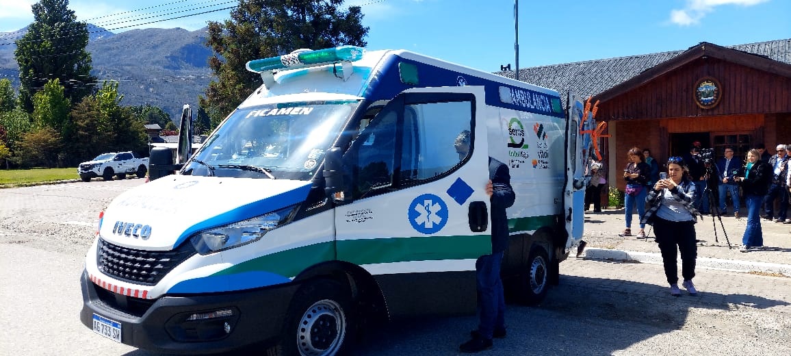 Chubut entregó nueva ambulancia de alta complejidad en el Hospital Rural de El Hoyo 