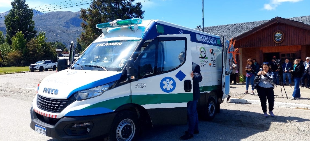 Chubut entregó nueva ambulancia de alta complejidad en el Hospital Rural de El Hoyo 