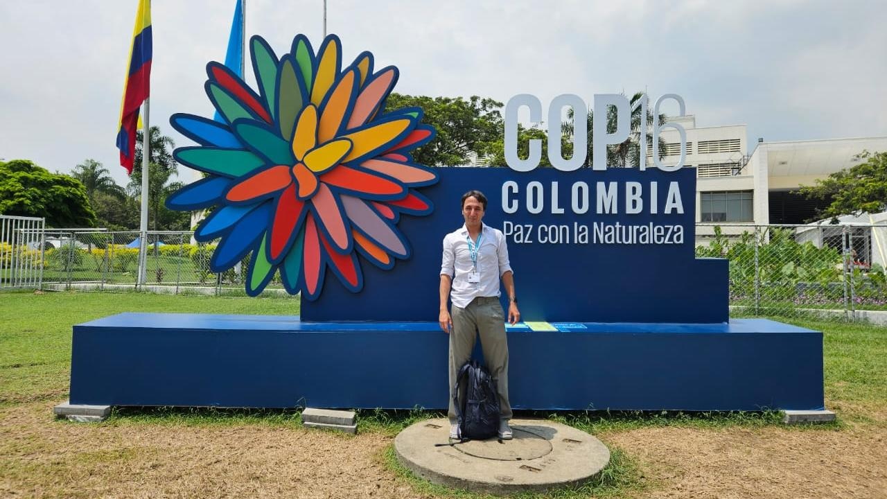 Lucas Garibaldi en la Conferencia de las Naciones Unidas sobre Biodiversidad COP6