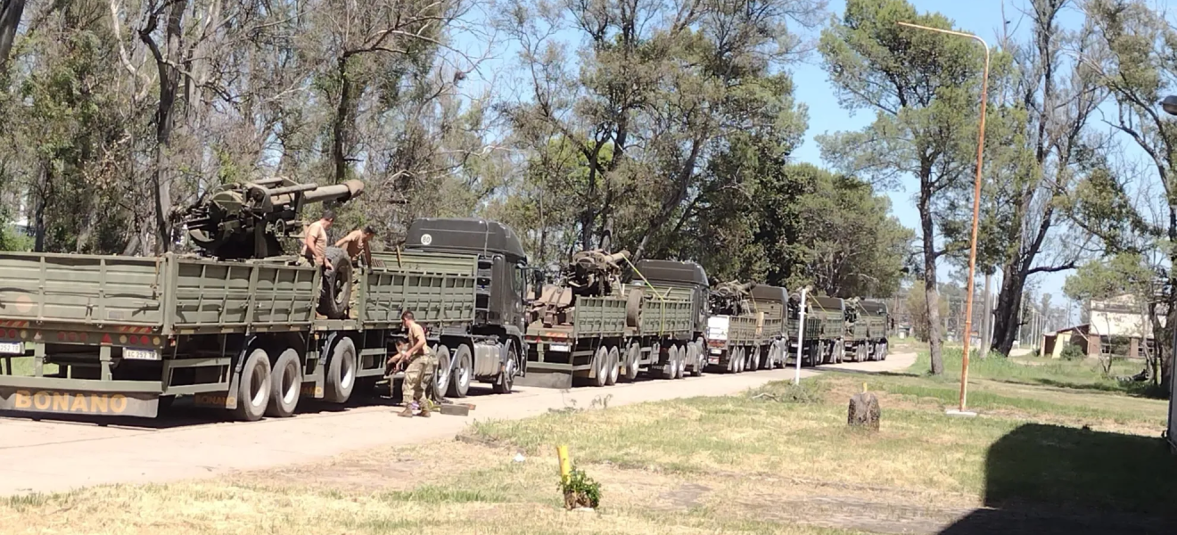 Nación envió camiones para vaciar Fabricaciones Militares y ATE responde con bloqueos y cortes