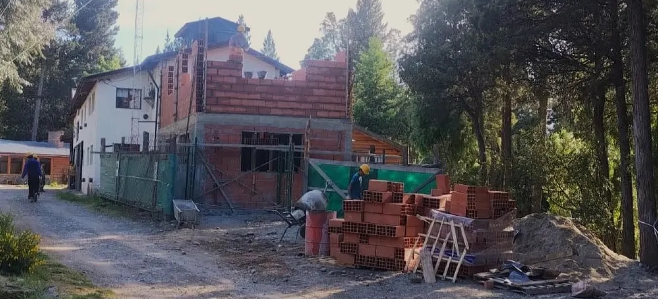 Avanzan obras en la central SPLIF de El Bolsón para mejorar su infraestructura