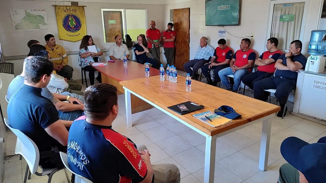 Reunión clave para fortalecer respuesta ante incendios rurales en Río Negro