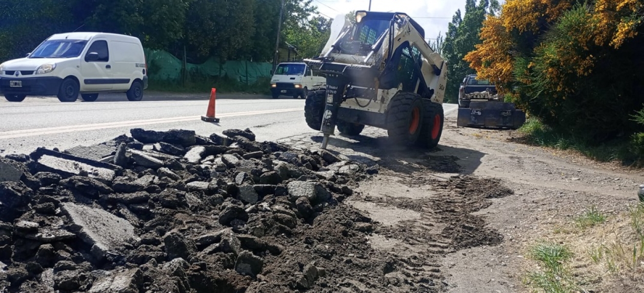 Atención Bariloche: Trabajos de bacheo en Av. de los Pioneros, Km 5700