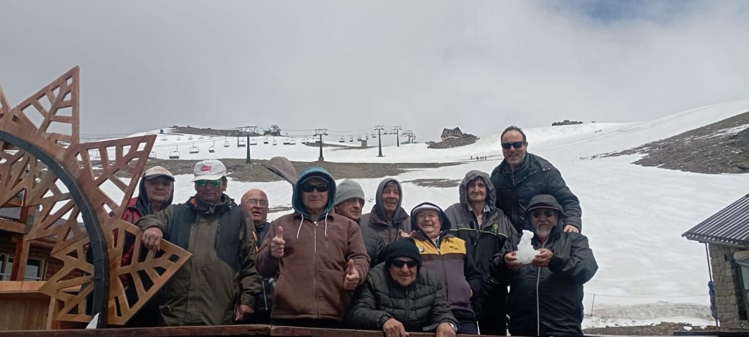 El grupo de varones del CAAT 4 de Bariloche conquistó el Cerro Catedral