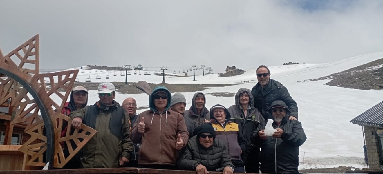 El grupo de varones del CAAT 4 de Bariloche conquistó el Cerro Catedral