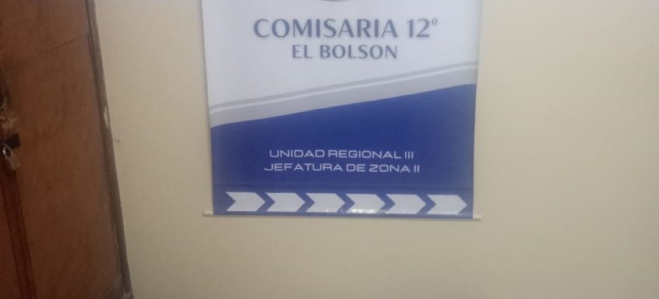 El Bolsón: Policía detuvo a dos hombres que sustrajeron objetos de una veterinaria