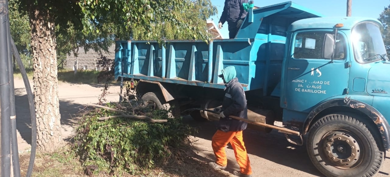 Delegación El Cóndor avanza con trabajos clave para mejorar las calles de Bariloche