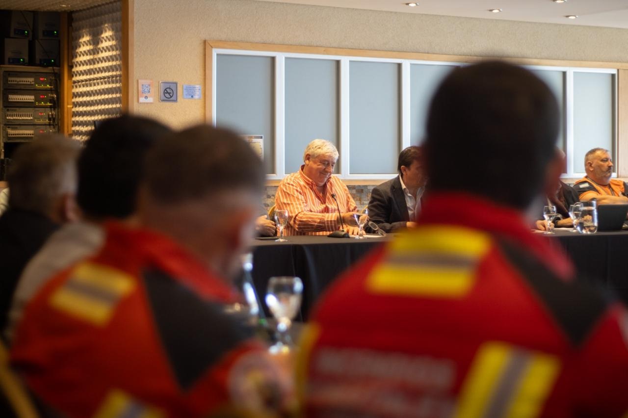 Bariloche: El intendente valoró el trabajo de las instituciones ante las emergencias ígneas