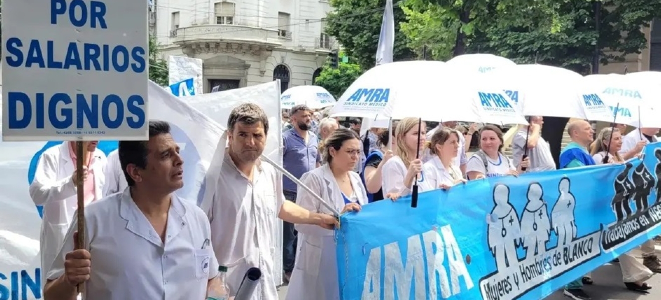 Informe sobre la crítica situación de médicos en la Argentina