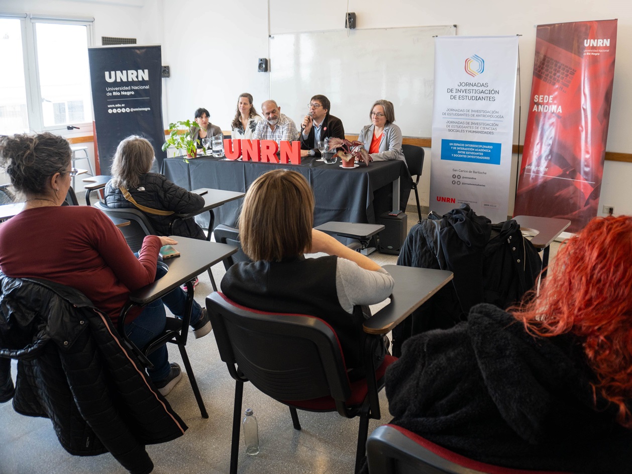 Bariloche: Estudiantes de varias universidades debatieron sobre investigación